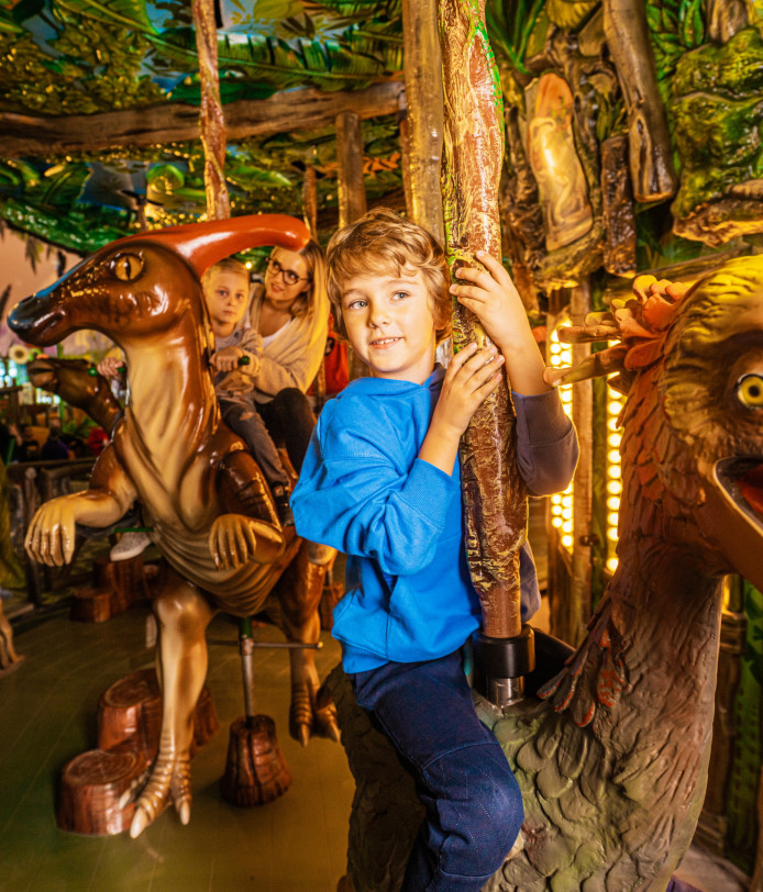the_dino_carousel_1
